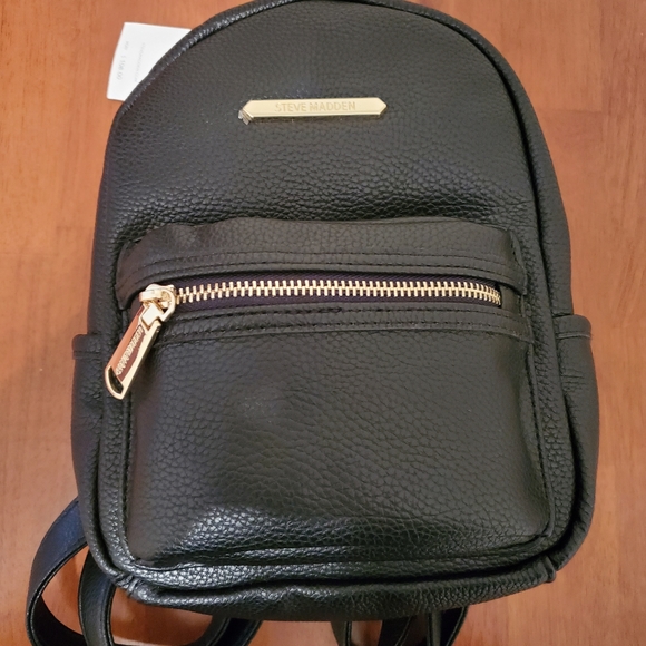 Steve Madden Handbags - STEVE MADDEN BBAILEY CORE BACKPACK